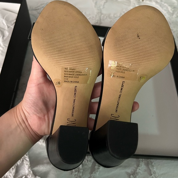 Heels - Picture 6 of 6